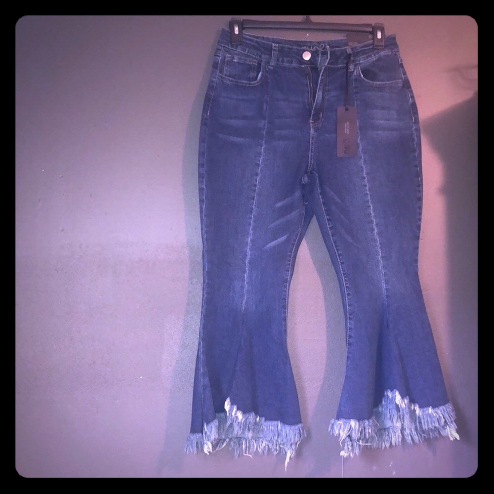 🔥NWOT Capri Bell Bottoms